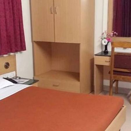 Hotel Sheetal Palace Pune Eksteriør bilde